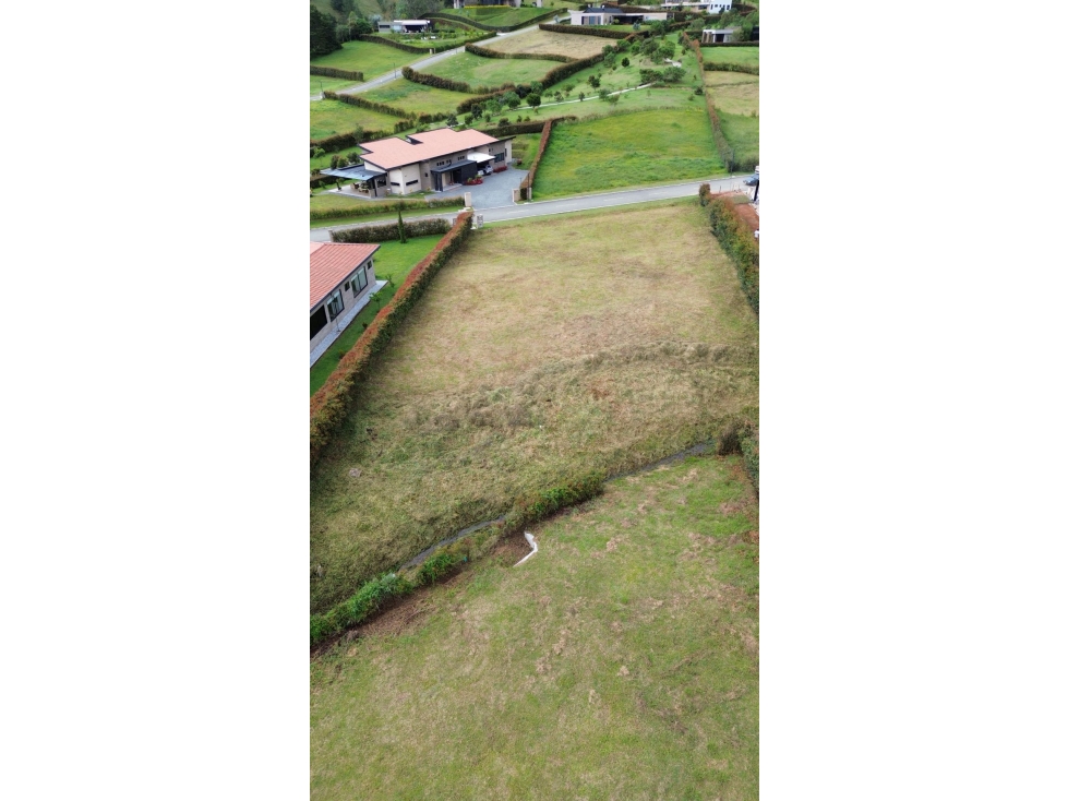 SE VENDE LOTE CAMPESTR EN LA CEJA CONDOMINIO CERRADO TOTALMENTE PLANO — foto 2