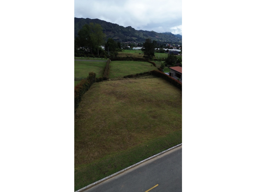 SE VENDE LOTE CAMPESTR EN LA CEJA CONDOMINIO CERRADO TOTALMENTE PLANO — foto 3