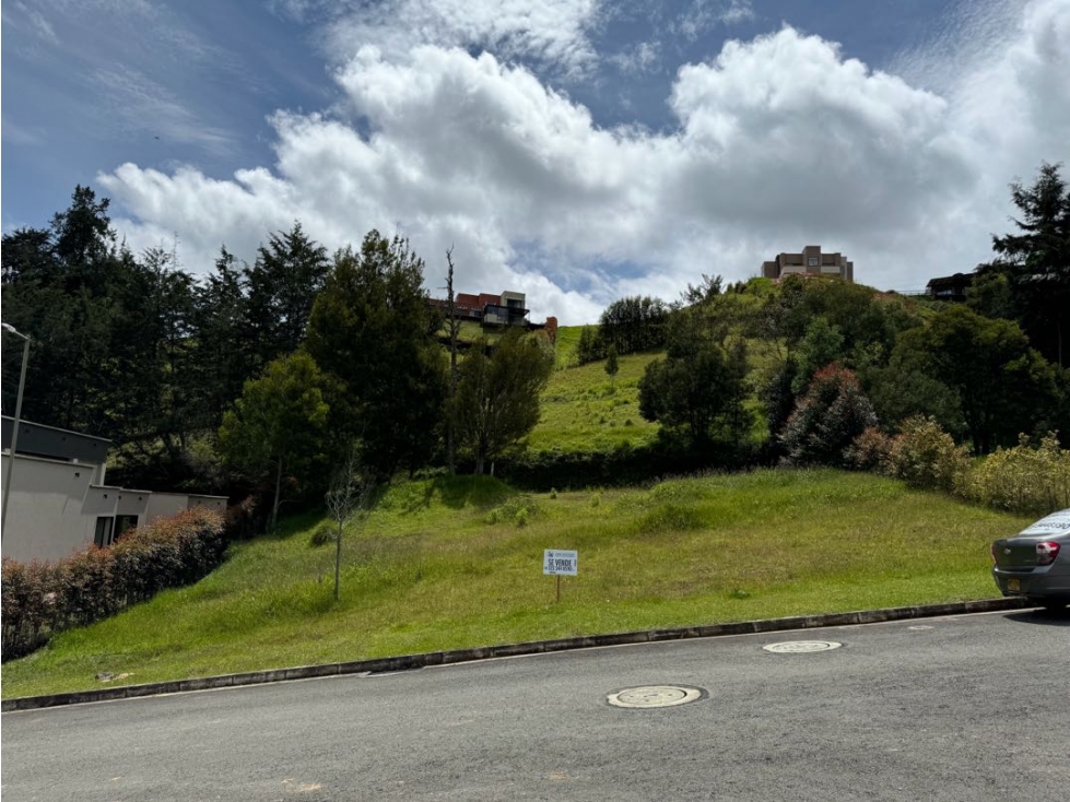 SE VENDE LOTE CAMPESTRE EN EL RETIRO PARCELACIÓN VILLAS DEL CAMPO