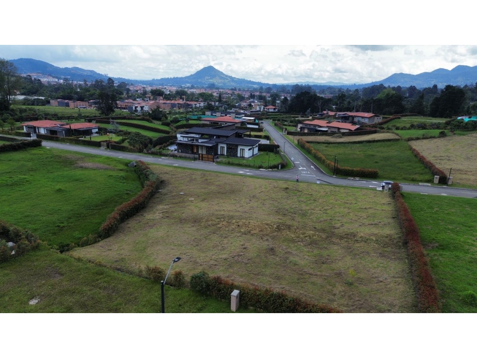 SE VENDE LOTE CAMPESTRE EN LA CEJA CONDÓMINIO CERRADO SE ENTREGA LICEN