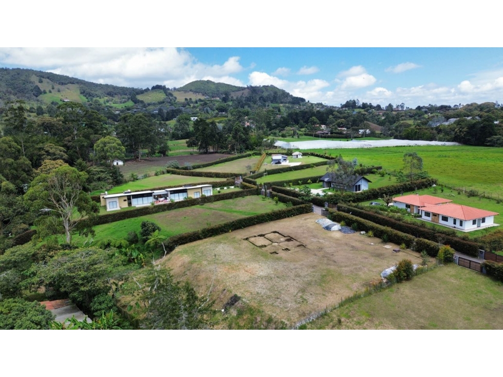 SE VENDE LOTE CAMPESTRE EN LA CEJA SE RECIBE LOTE O VEHÍCULO COMERCI