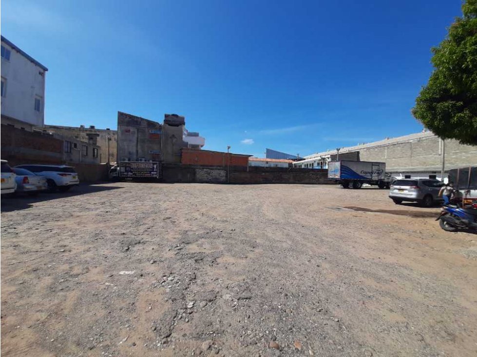 SE VENDE LOTE COMERCIAL BARRIO CENTRO - 4