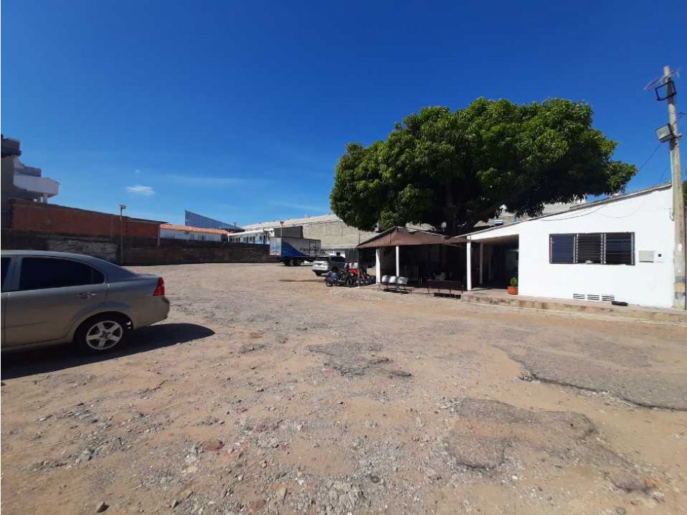 SE VENDE LOTE COMERCIAL BARRIO CENTRO - 5