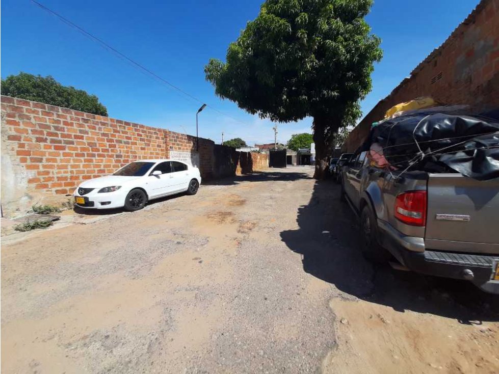 SE VENDE LOTE COMERCIAL BARRIO CENTRO - 6