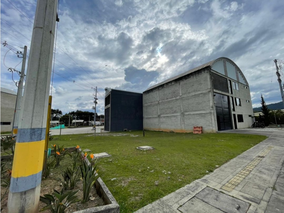 SE VENDE LOTE COMERCIAL PARA BODEGA EN CONJUNTO EMPRESARIAL EN LA CEJA — foto 2