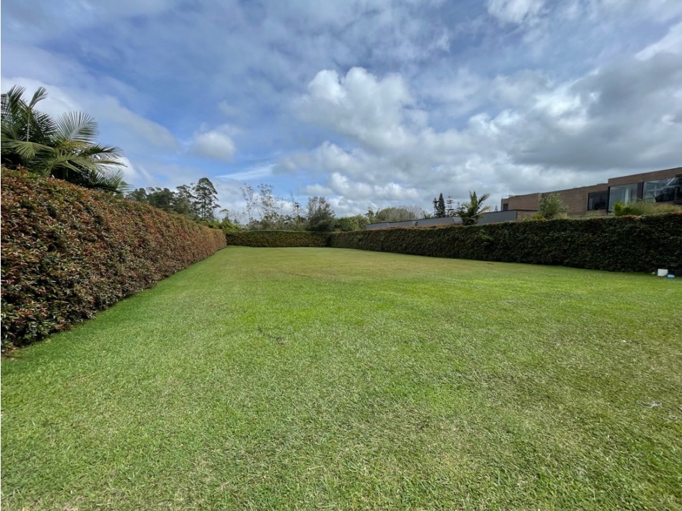 Se vende lote con en Llanogrande