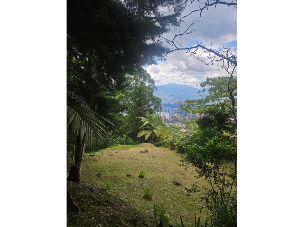 Se vende lote con 3 casas en el poblado sector los balsos — foto 2