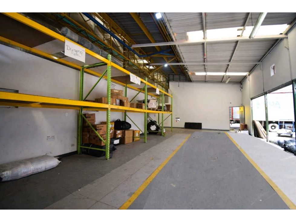 Se Vende lote con bodega en Puente Aranda — foto 2