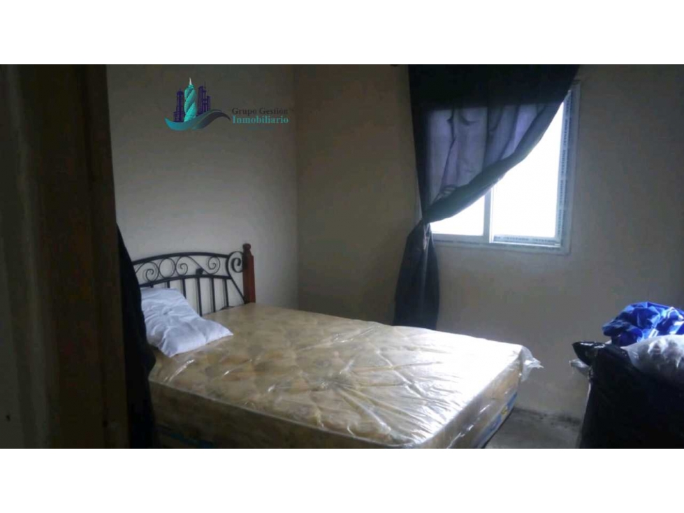 SE VENDE LOTE CON CASITA - 5