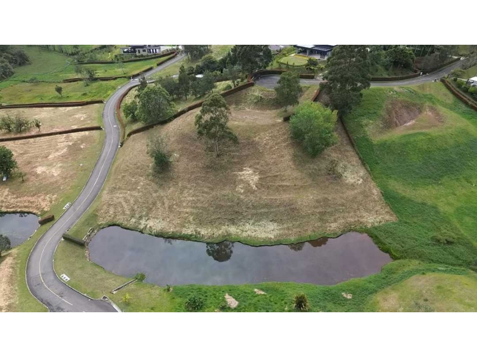 Se Vende lote con Lago en la exclusiva Parcelacion La Selva. — foto 2