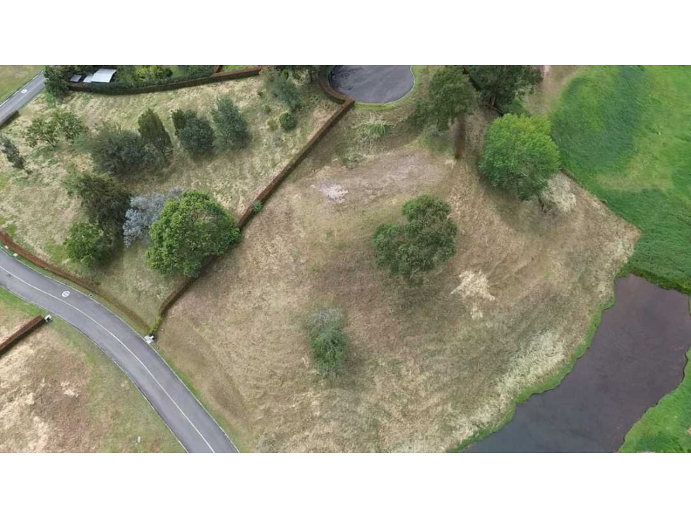 Se Vende lote con Lago en la exclusiva Parcelacion La Selva. — foto 3