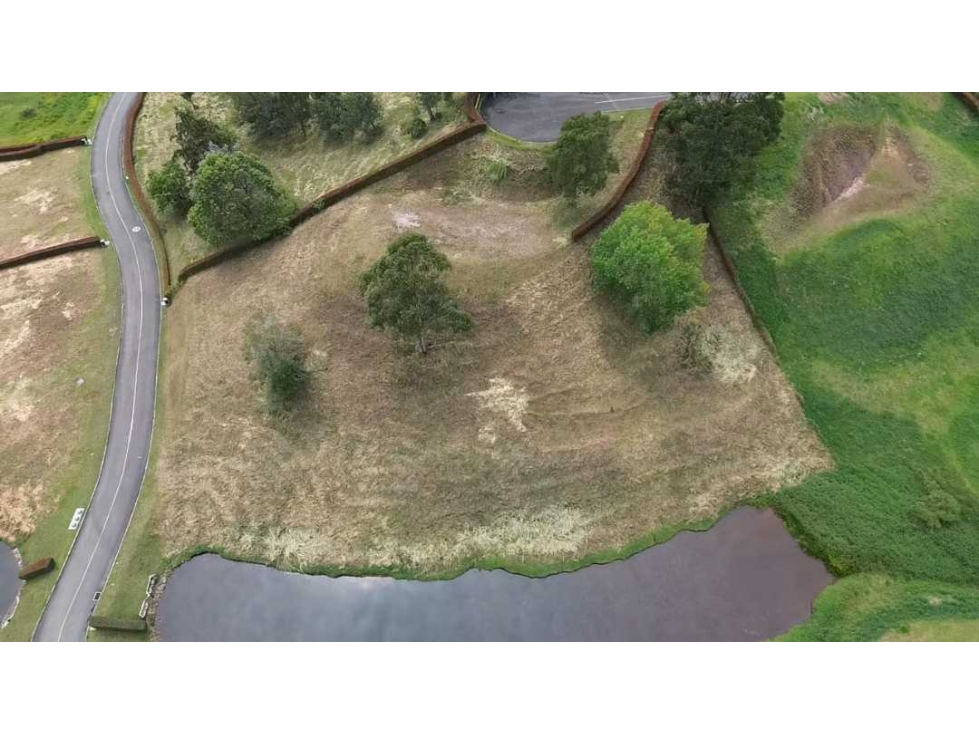 Se Vende lote con Lago en la exclusiva Parcelacion La Selva. — foto 4