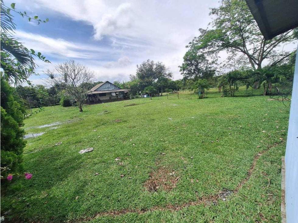 Se vende lote de 4.000 mtr2 en Ginebra. ALG-AS 9641961 - 3
