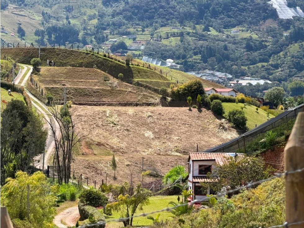 Se vende lote de 5.000 m2 en condominio privado en Betania