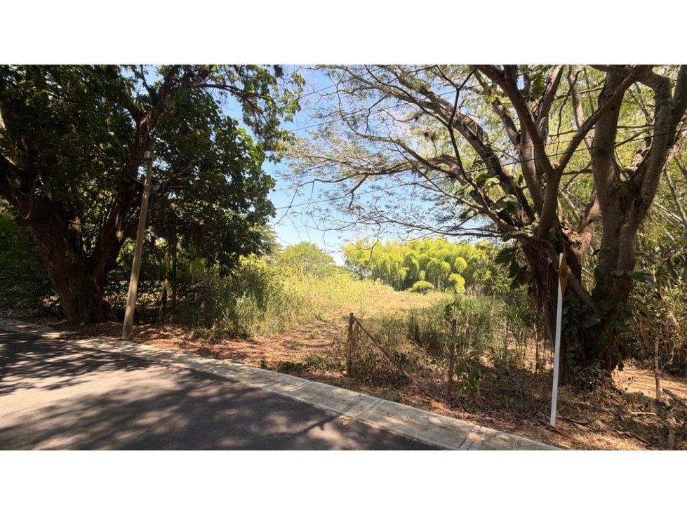 SE VENDE LOTE DE TERRENO DE 7.100 M2 EN CONDOMINIO JAMUNDI - 5