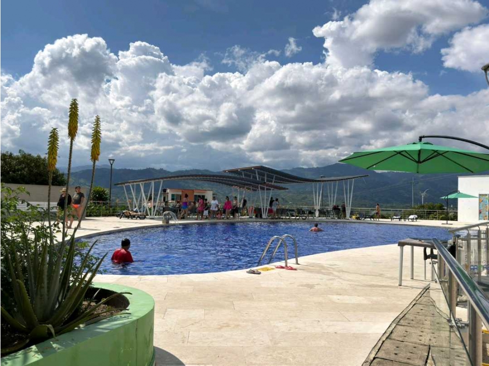 SE VENDE LOTE EN VITERBO , CONDOMINIO