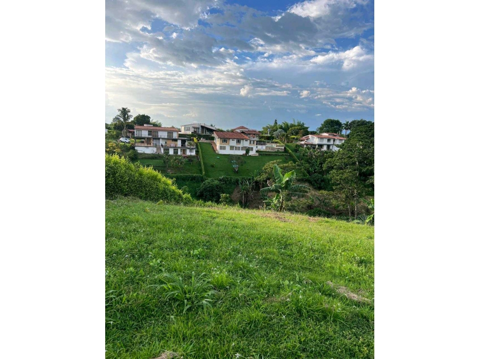 Se vende lote en conjunto cerrado. Quimbaya Quindio