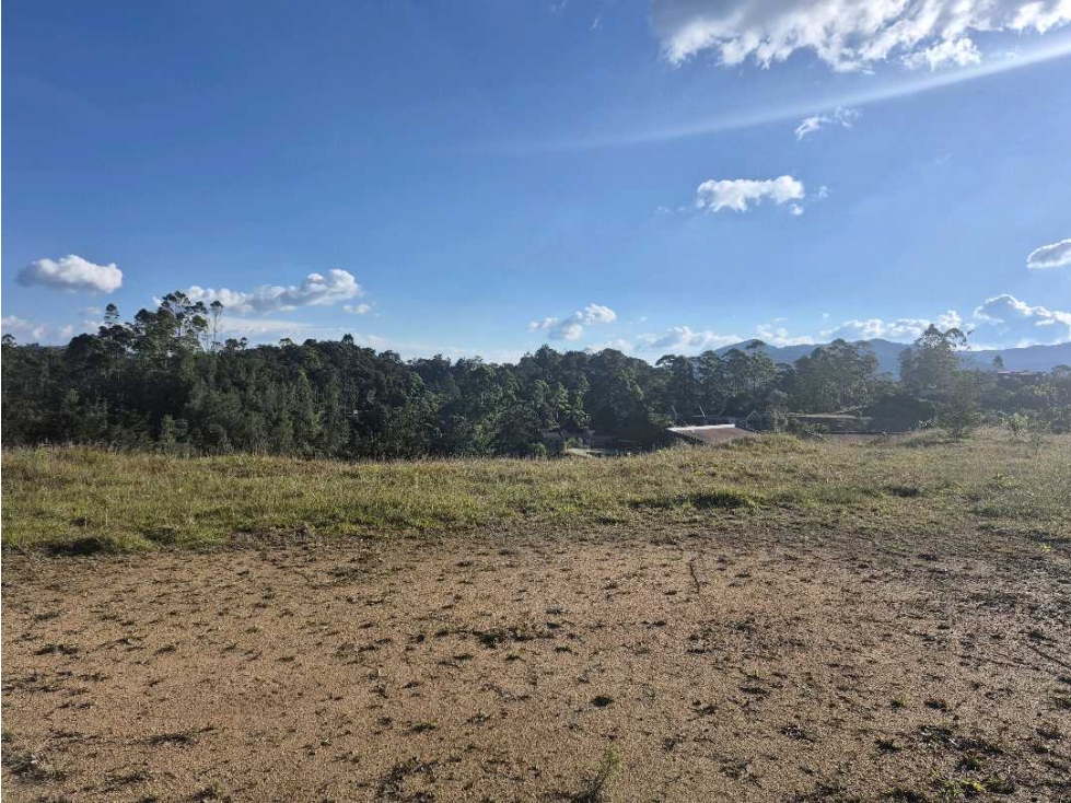 Se vende lote en el retiro monte sereno
