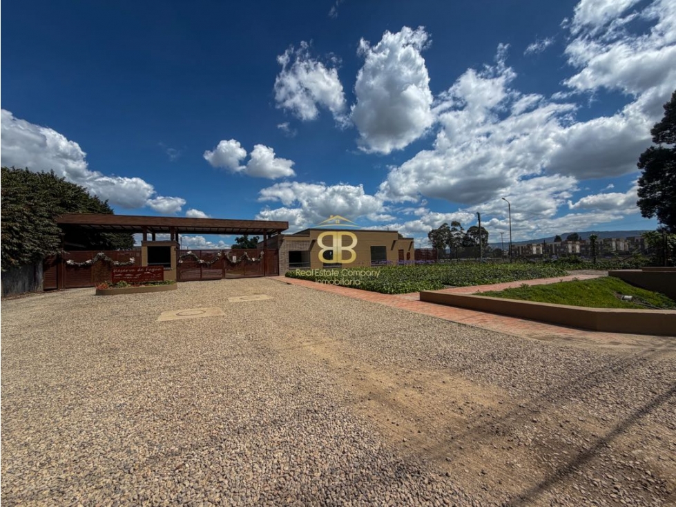 SE VENDE LOTE EN EN CONJUNTO CERRADO