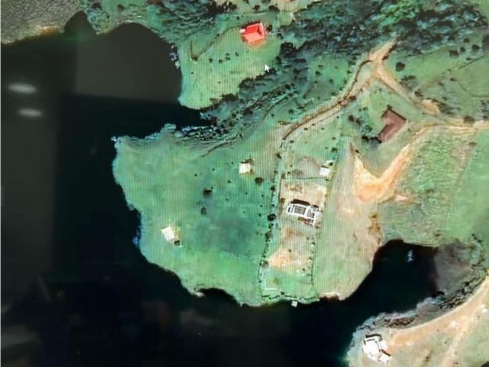 Se Vende Lote en Guatapé con Acceso a la Represa