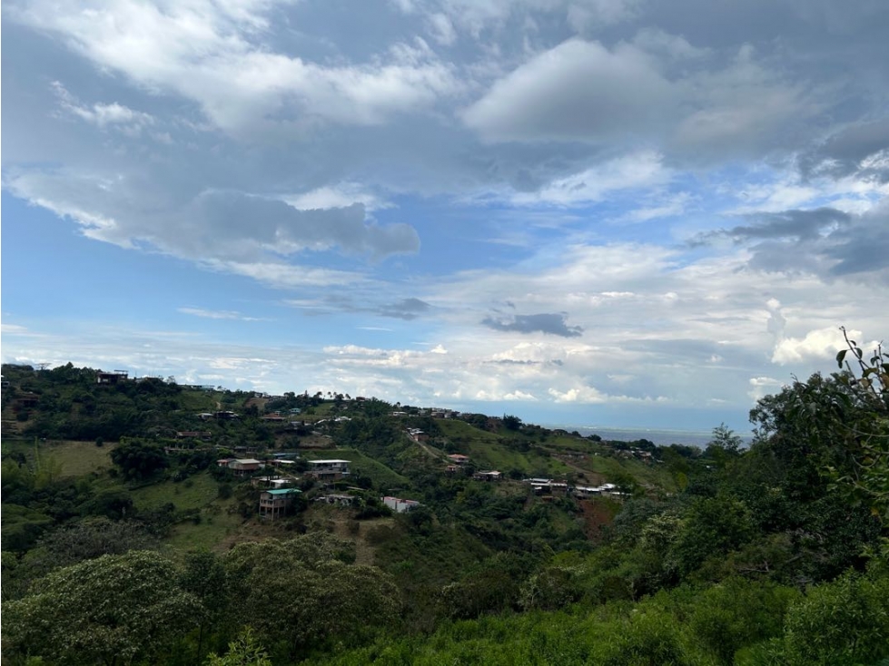 SE VENDE LOTE EN LA BUITRERA EXCELENTE VISTA COLINDA CON EL RÍO
