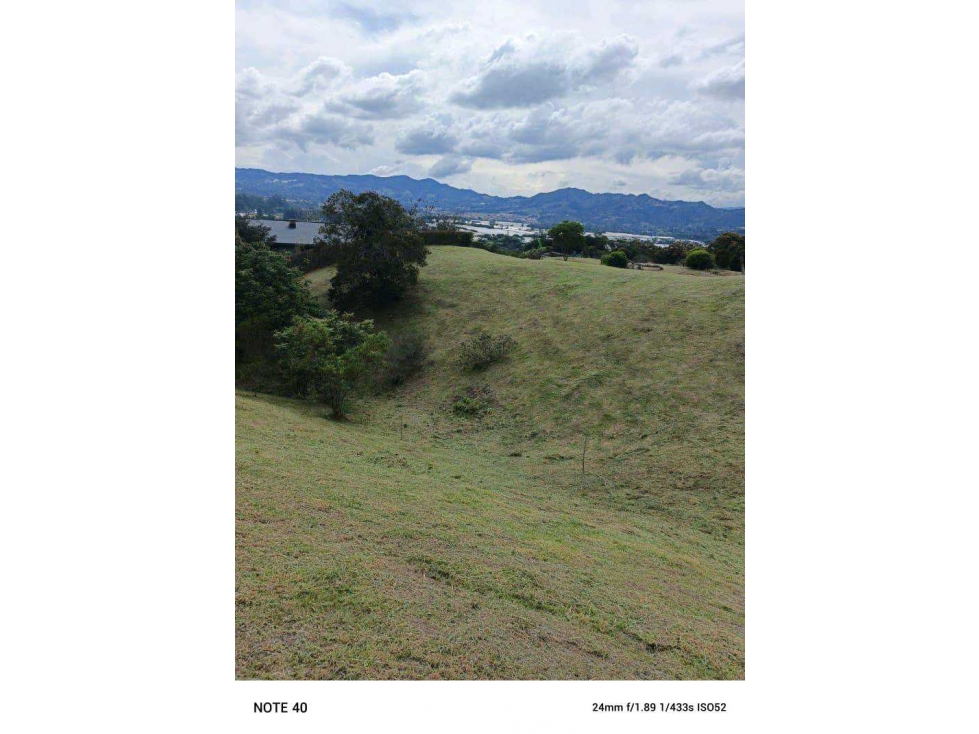 Se vende lote en la ceja
