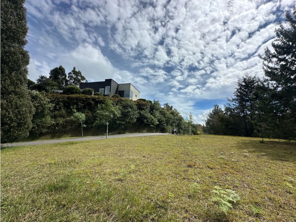 SE VENDE LOTE EN LA LOMA DEL ESCOBERO. ENVIGADO. — foto 5