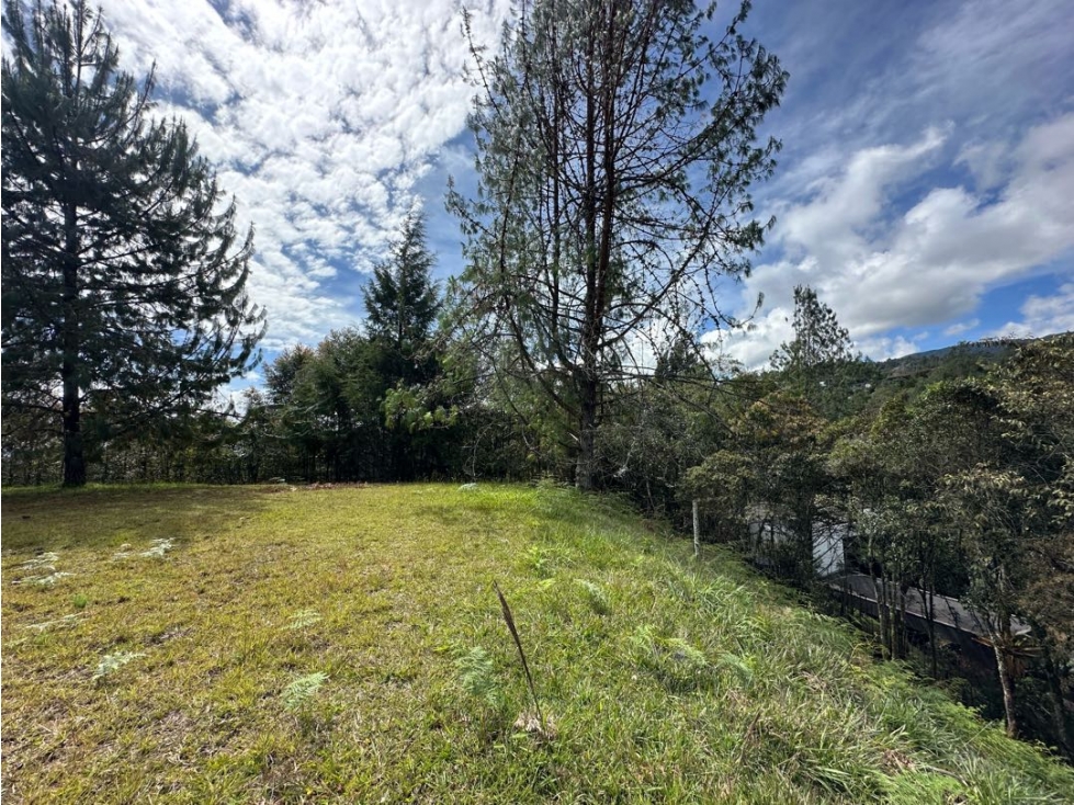 SE VENDE LOTE EN LA LOMA DEL ESCOBERO. ENVIGADO. — foto 6