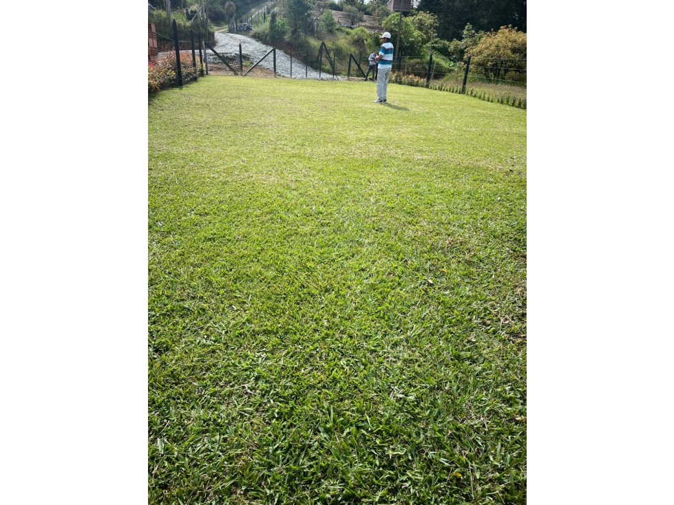 SE VENDE LOTE EN MARINILLA DE 900M2 A SOLO MINUTOSDE LA CARRETERA