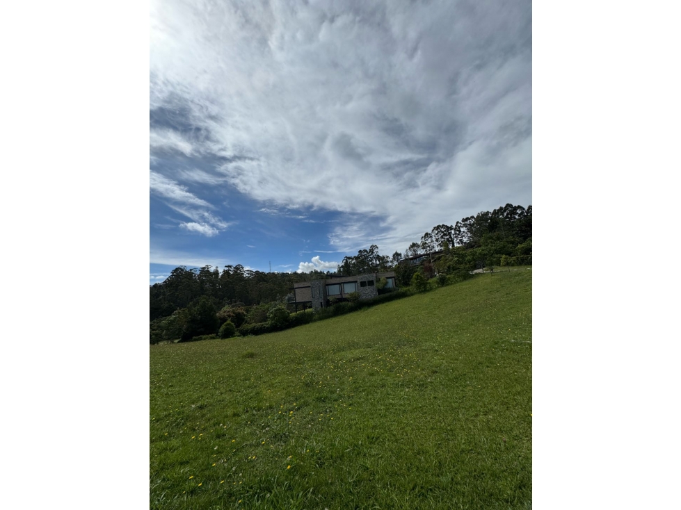 Se vende lote en Montesereno