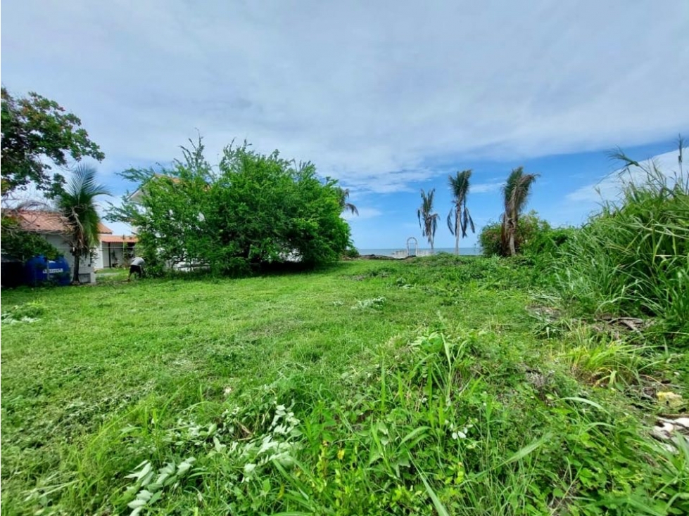 SE VENDE LOTE EN PLAYA MALIBU - 2