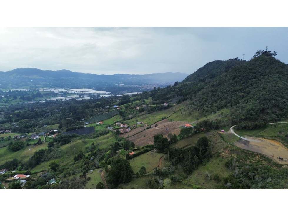 SE VENDE LOTE EN RIONEGRO CERRO EL CAPIRO 25,400 m2 en 3 matriculas — foto 4