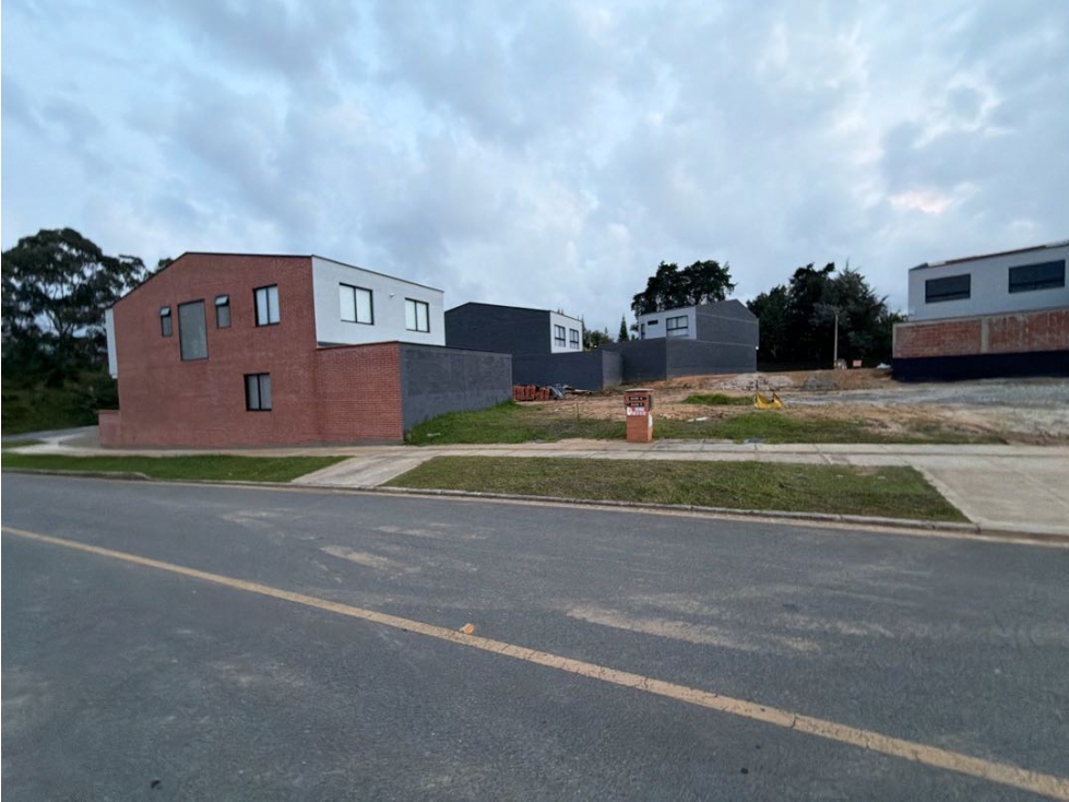 SE VENDE LOTE EN RIONEGRO SAN ANTONIO DE PEREIRA PRECIO OPORTUNI 360 m