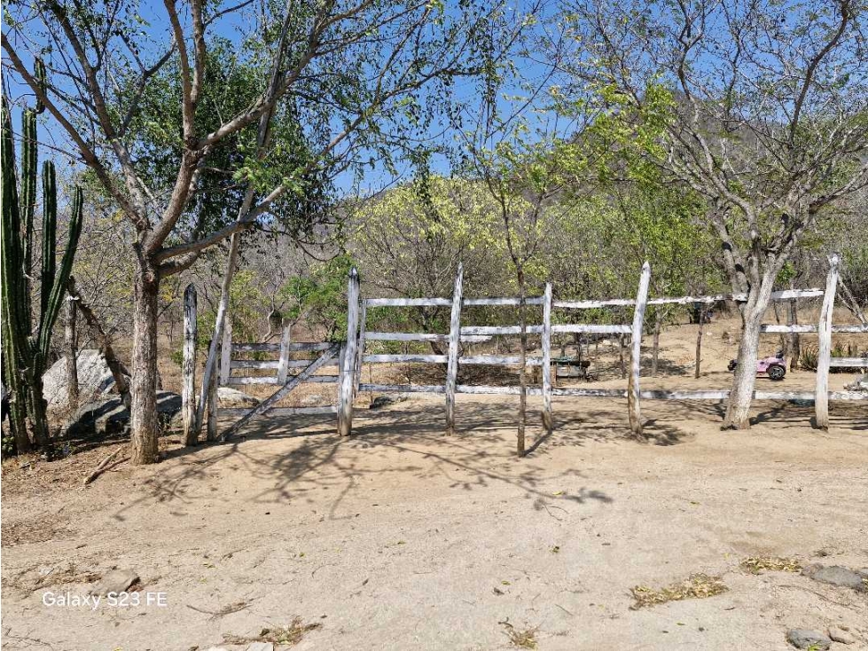 Se vende lote en Santa Marta via alterna zona industrial