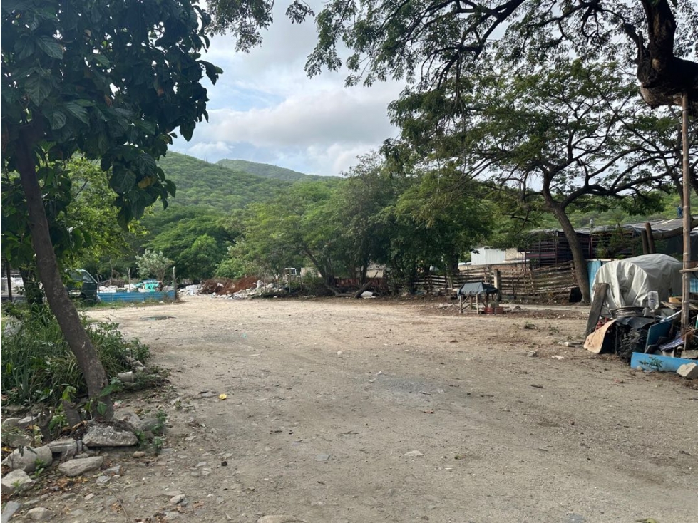 Se vende lote en sector industrial sobre la Troncal, Santa Marta — foto 2