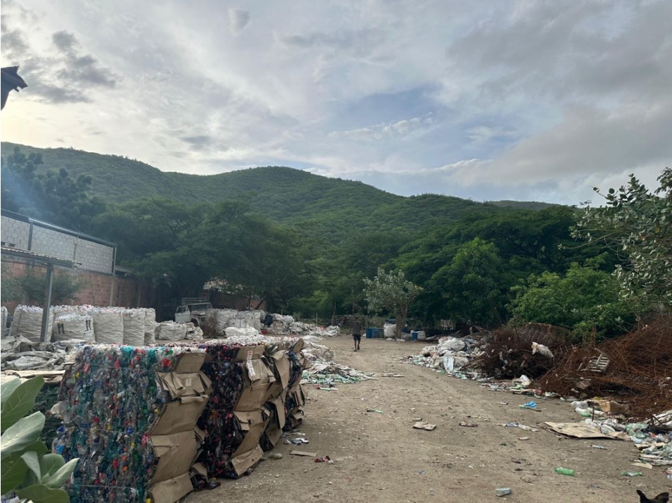 Se vende lote en sector industrial sobre la Troncal, Santa Marta — foto 4