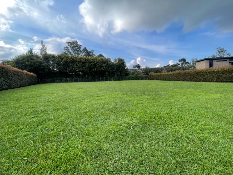 Se vende lote en Llanogrande