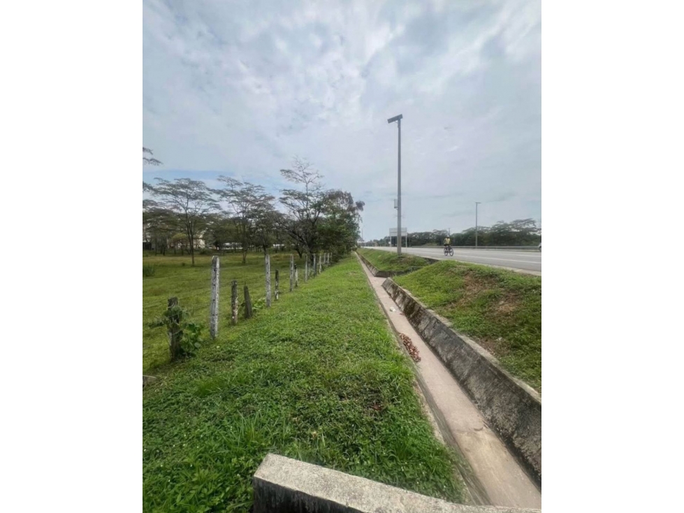 Se vende lote en vía nacional Restrepo-Cumaral / Villavicencio - 5