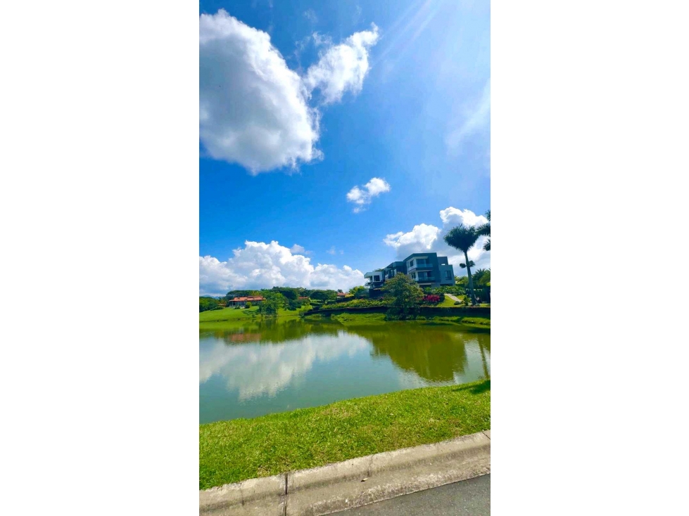 Se vende lote en zona exclusiva de Malabar lakes (.Cerritos) — foto 4