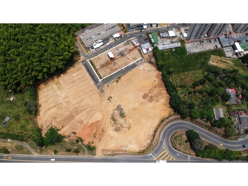 SE VENDE LOTE ESQUINERO SECTOR CONDINA