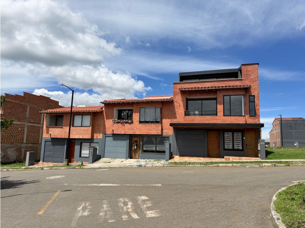 Se vende lote esquinero bifamiliar en Reserva, El Carmen de Viboral