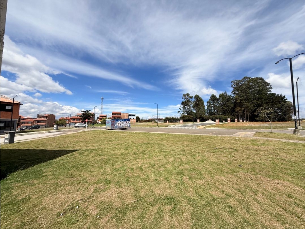 Se vende lote esquinero bifamiliar en Reserva, El Carmen de Viboral — foto 3
