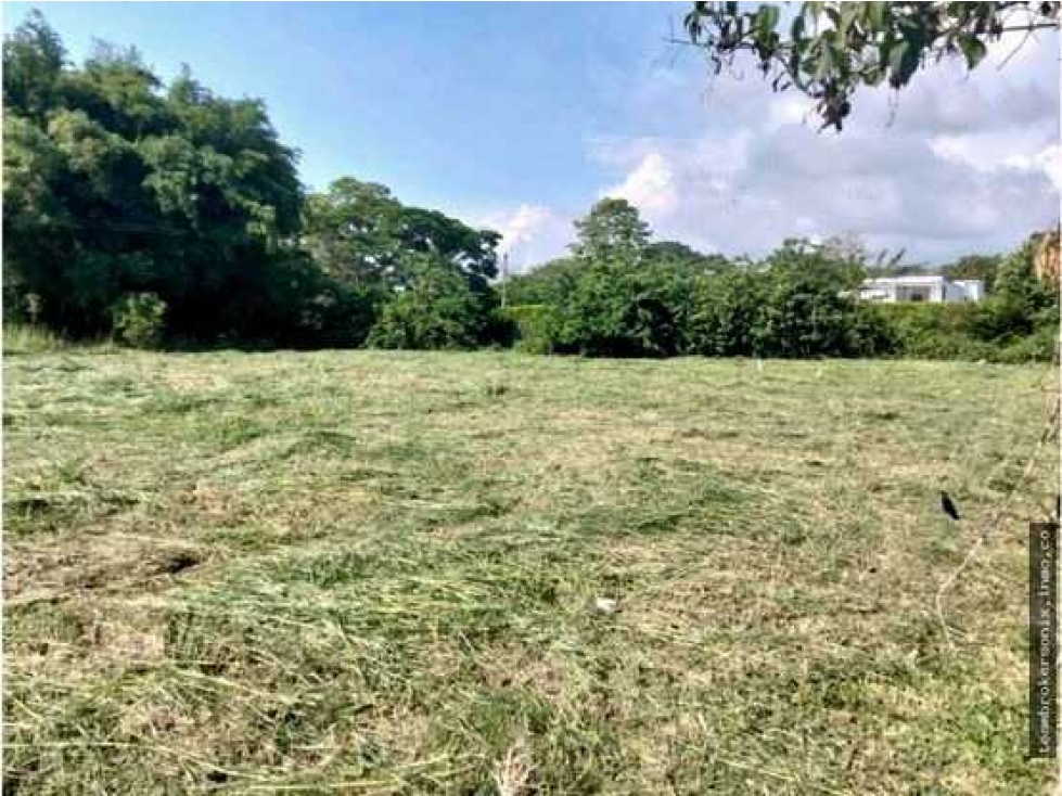 SE VENDE LOTE ESQUINERO EN LA MORADA IC - 2
