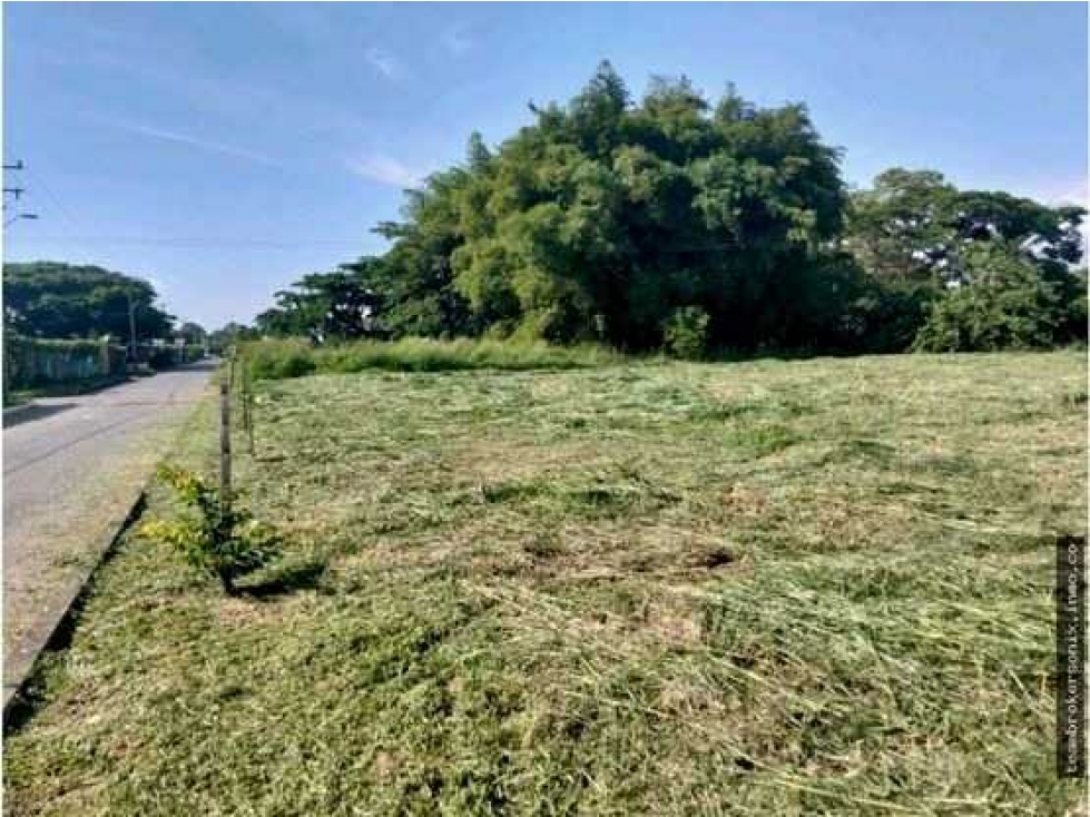 SE VENDE LOTE ESQUINERO EN LA MORADA IC - 3