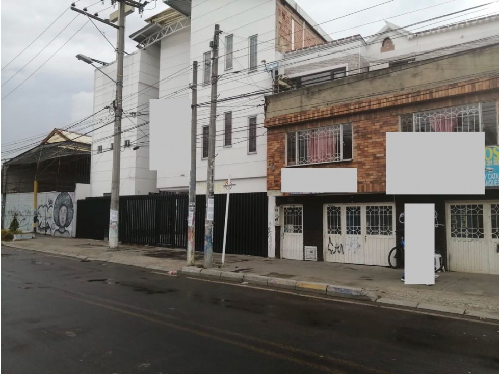 SE VENDE LOTE PARA CONSTRUIR EN LAS FLORES.P