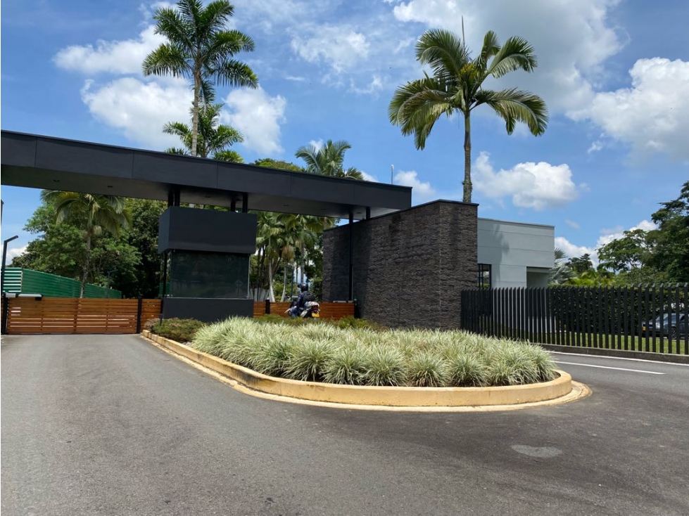SE VENDE LOTE PEREIRA CERRITOS MALABAR