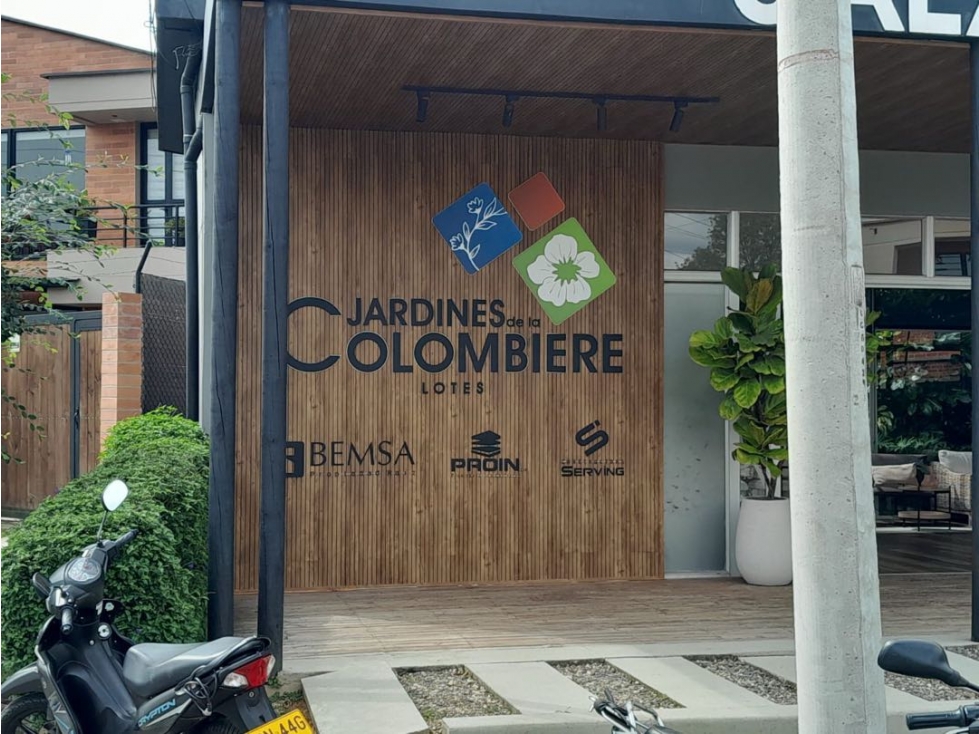 Se vende lote unifamiliar en Jardines de la Colombiere en La Ceja - 3