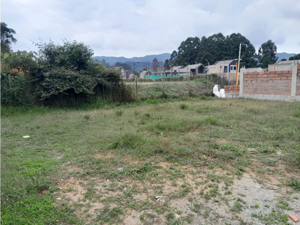 Se vende lote unifamiliar en Jardines de la Colombiere en La Ceja - 5