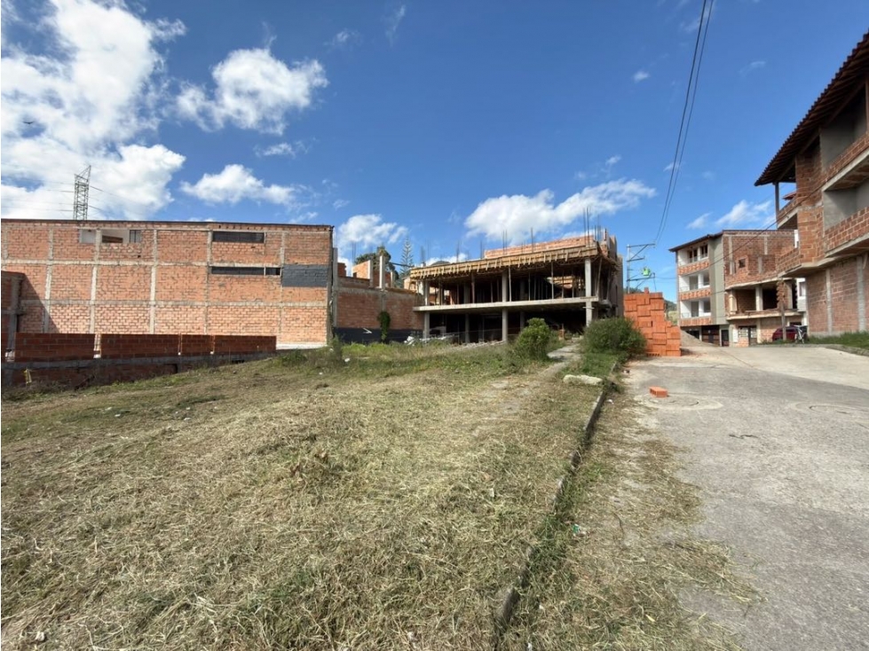 Se vende lote urbano bifamiliar de 72 m² en El Carmen de Viboral