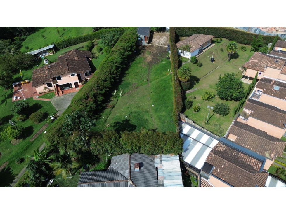 SE VENDE LOTE URBANO EN LA CEJA PARA CONSTRUIR 5 PISOS a $1,065,000m2